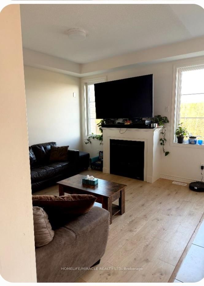 464 Trevor Street - Photo 3