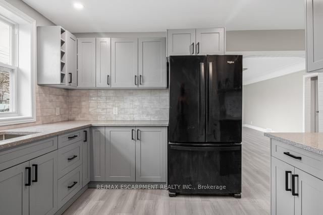 116 Irene Ave, Hamilton, L8G 2B5 | Image 2