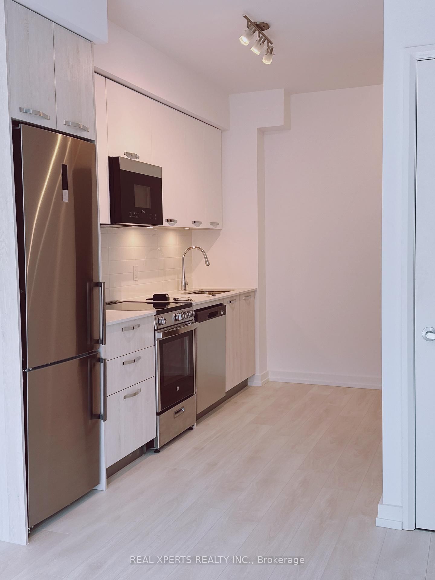 75 James Street S, Unit 525 - Photo 12