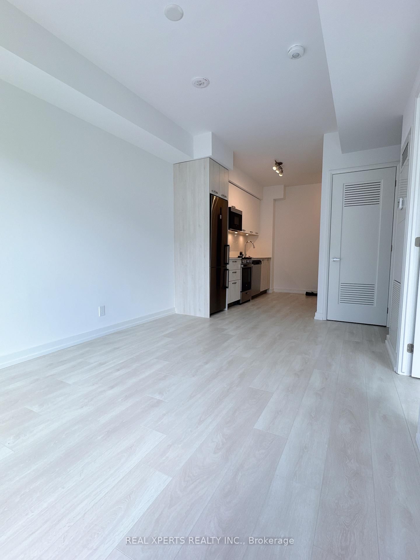 75 James Street S, Unit 525 - Photo 14