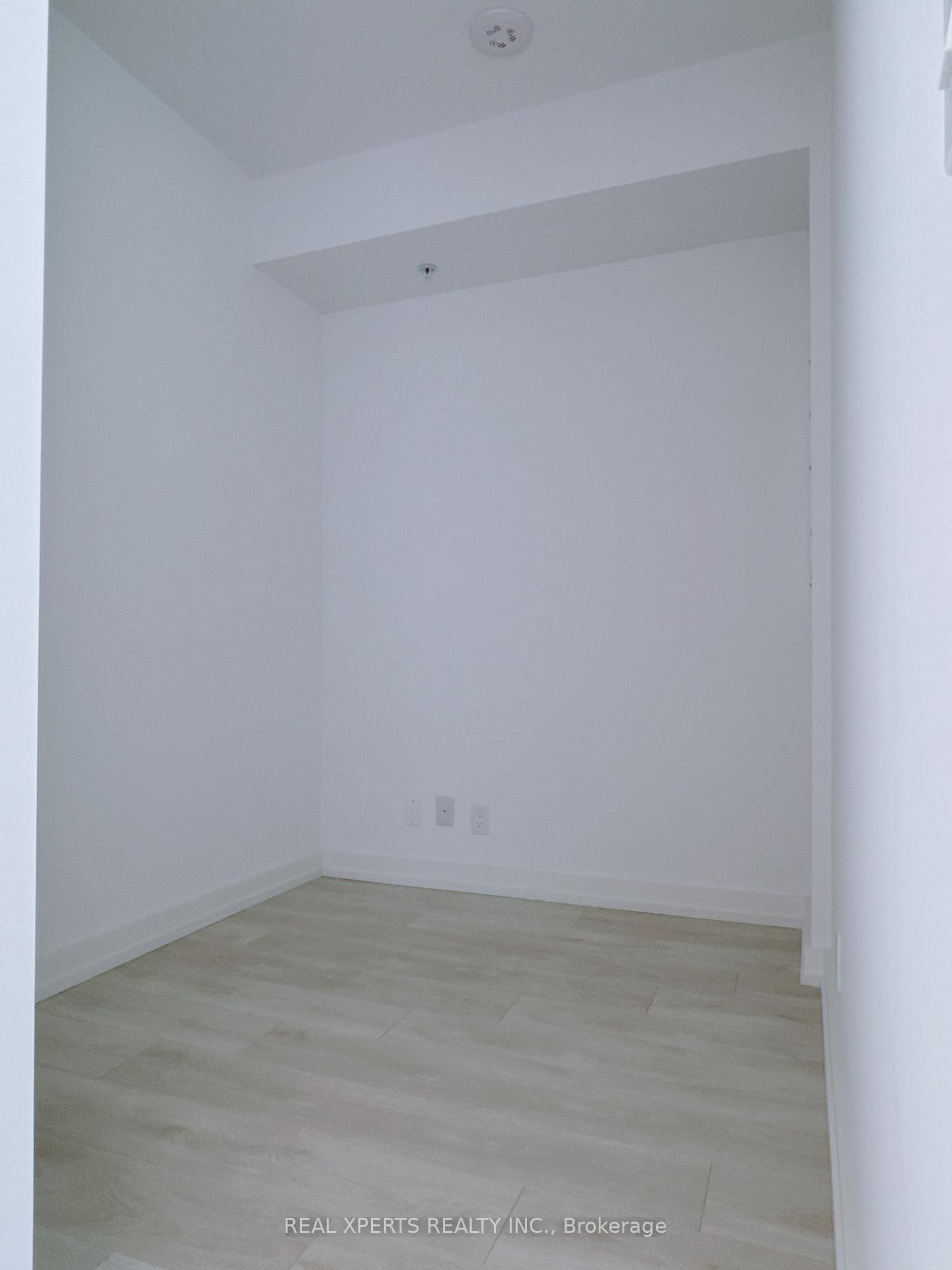 75 James Street S, Unit 525 - Photo 16