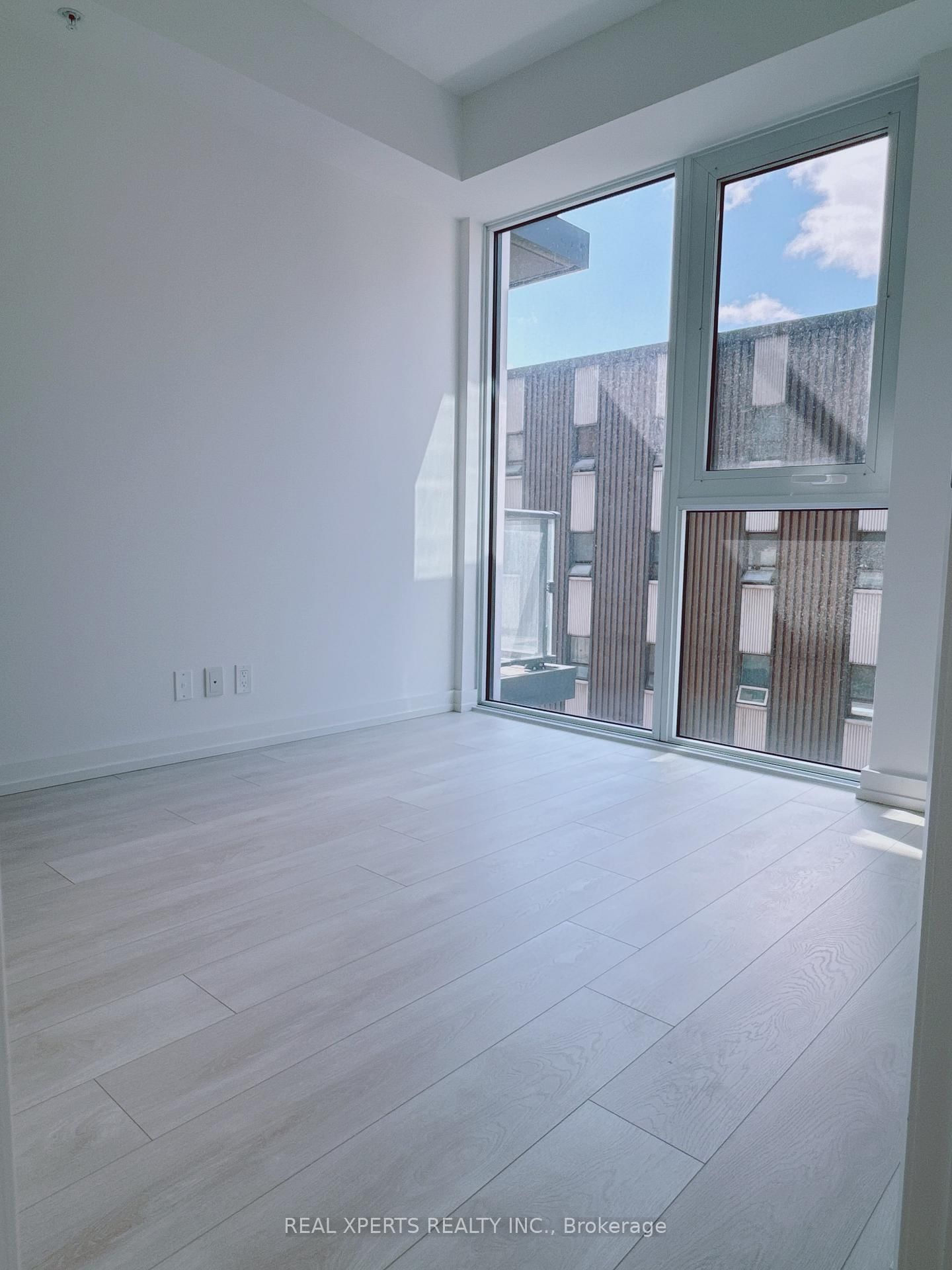75 James Street S, Unit 525 - Photo 17