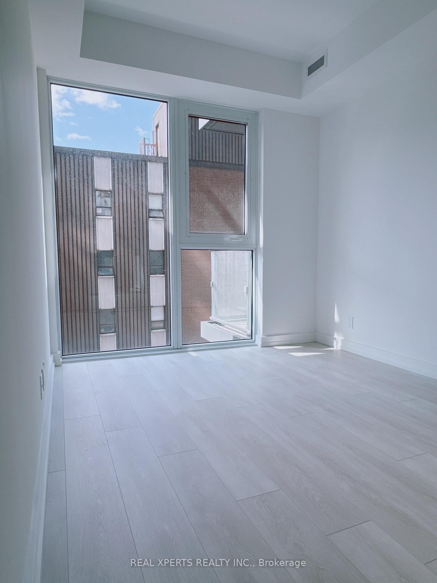 75 James Street S, Unit 525 - Photo 18