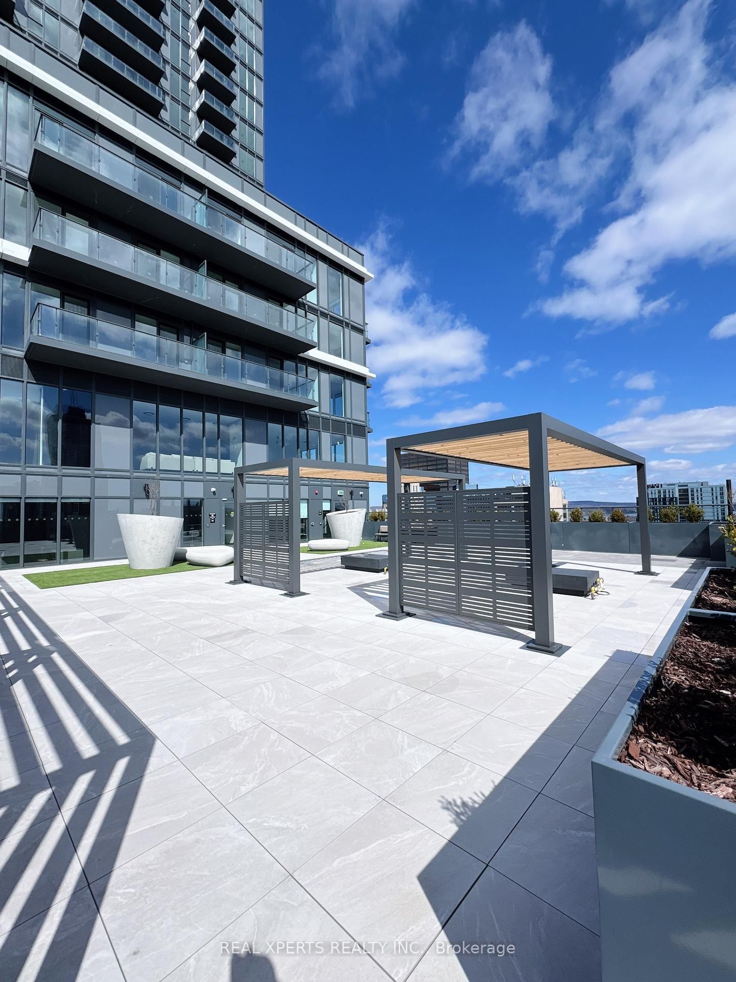 75 James Street S, Unit 525 - Photo 26