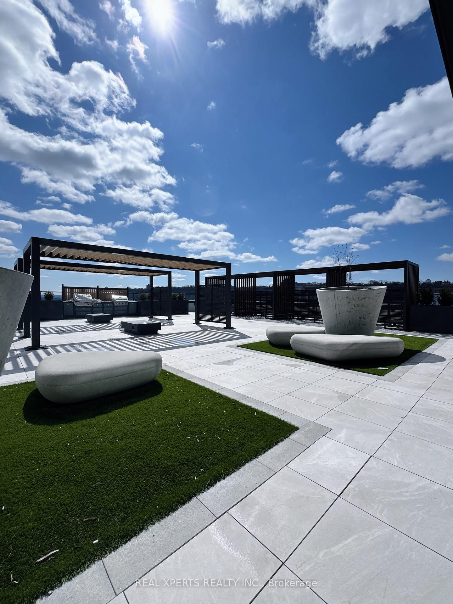 75 James Street S, Unit 525 - Photo 27