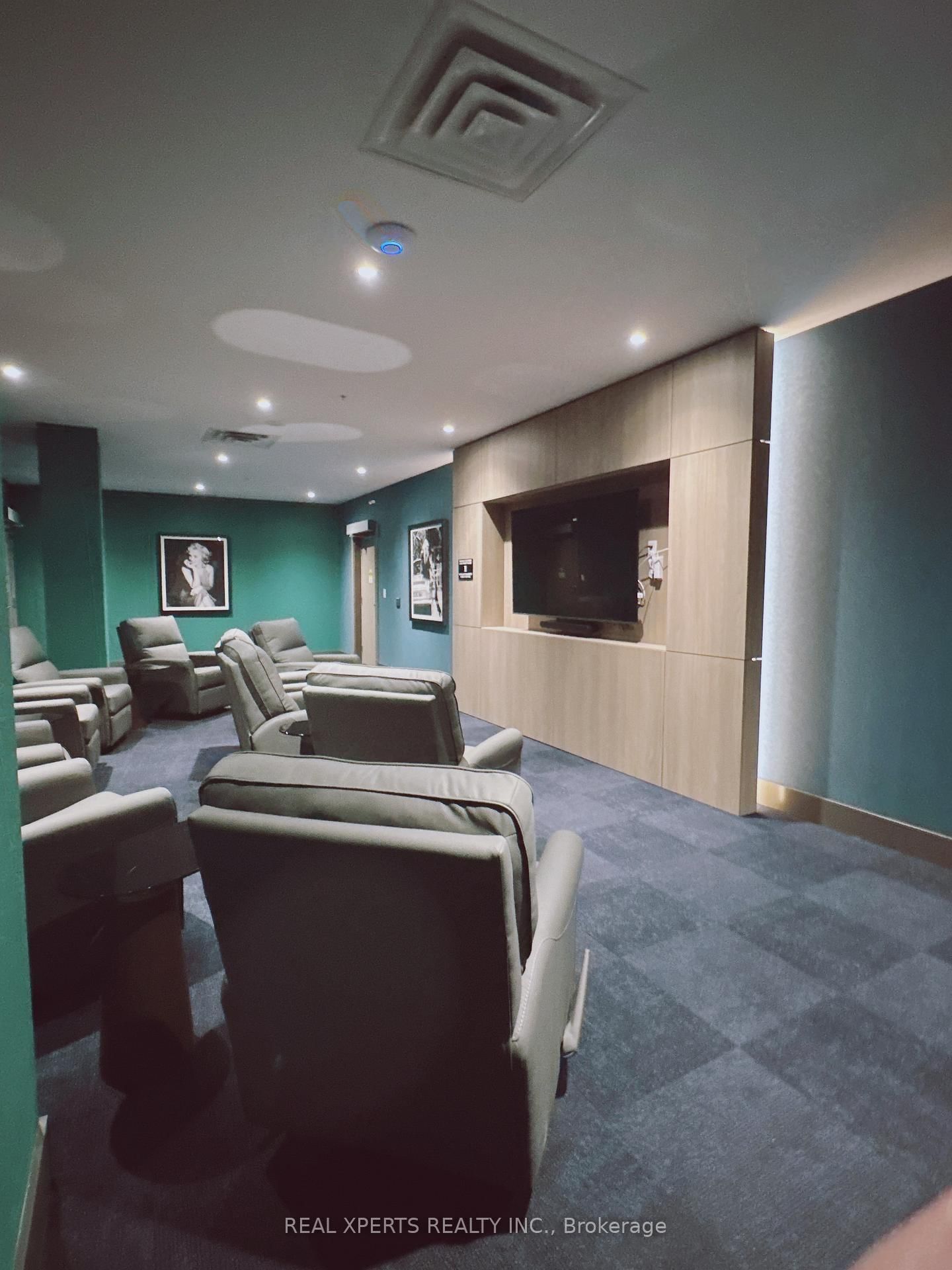 75 James Street S, Unit 525 - Photo 31