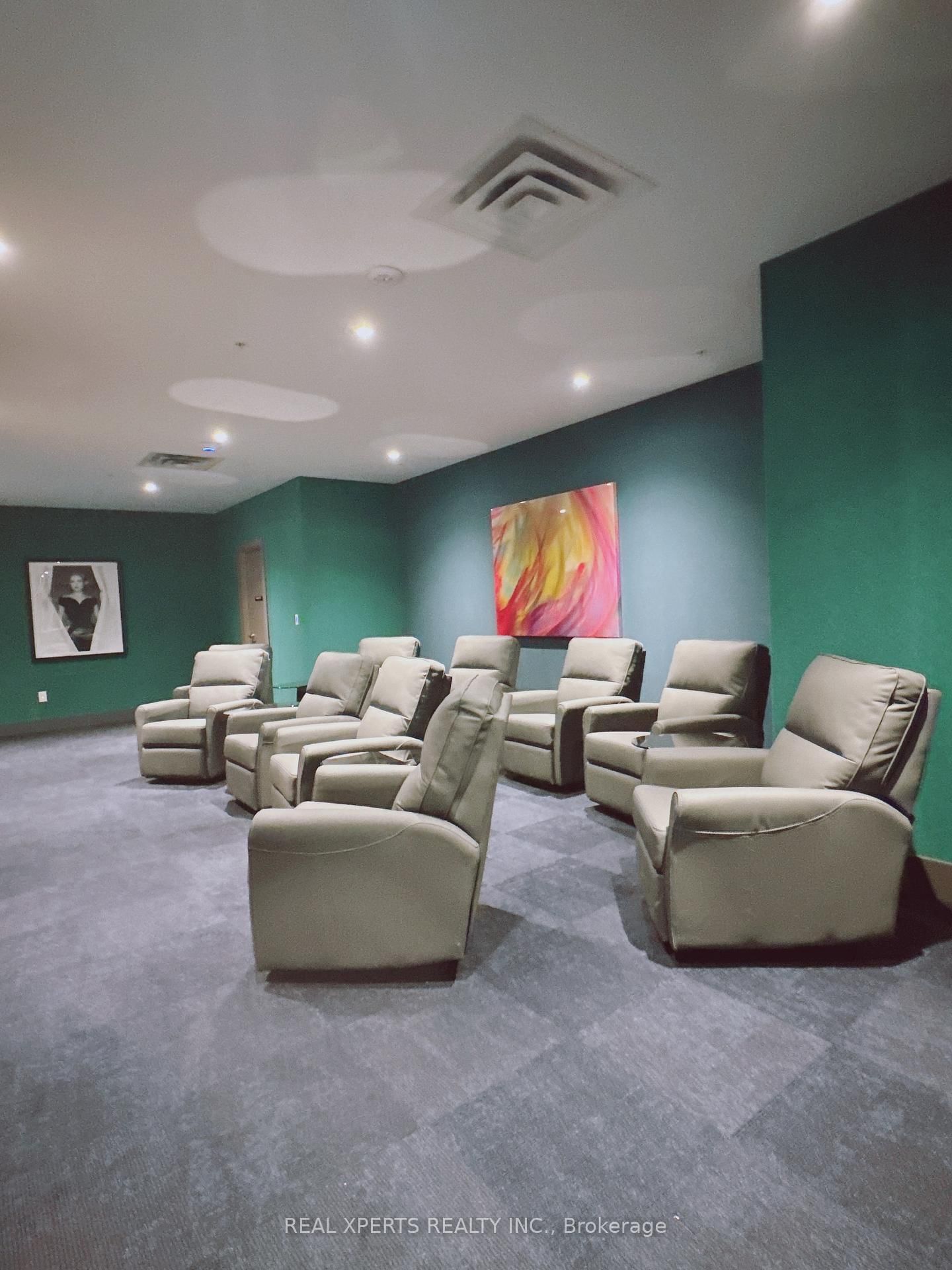 75 James Street S, Unit 525 - Photo 32