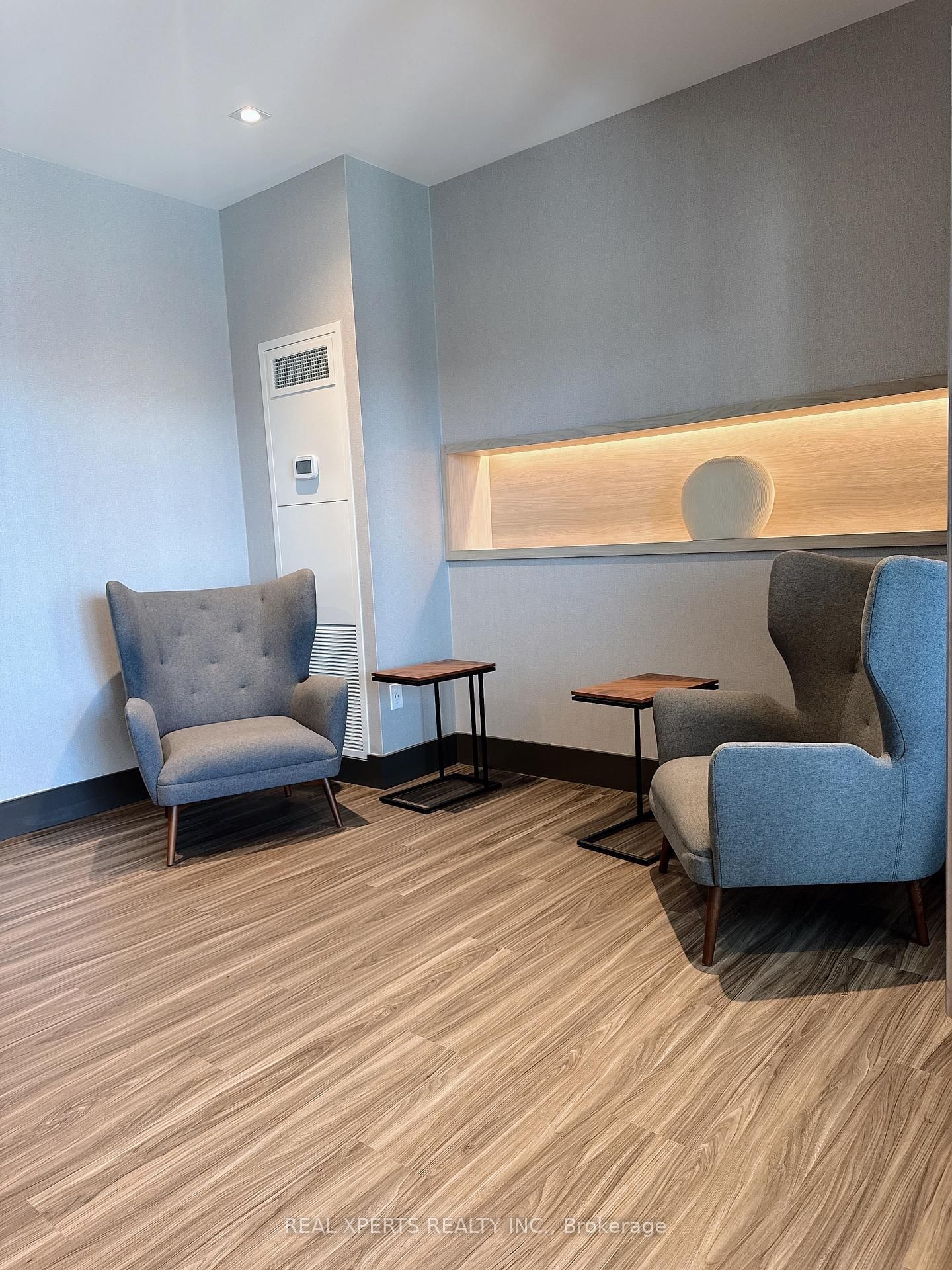 75 James Street S, Unit 525 - Photo 34