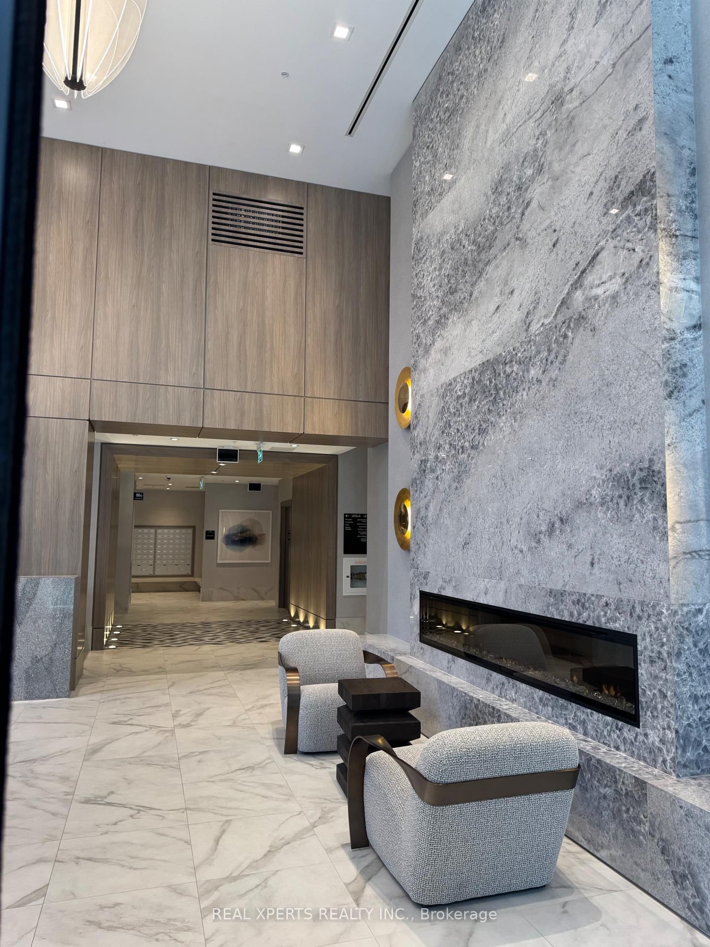 75 James Street S, Unit 525 - Photo 4