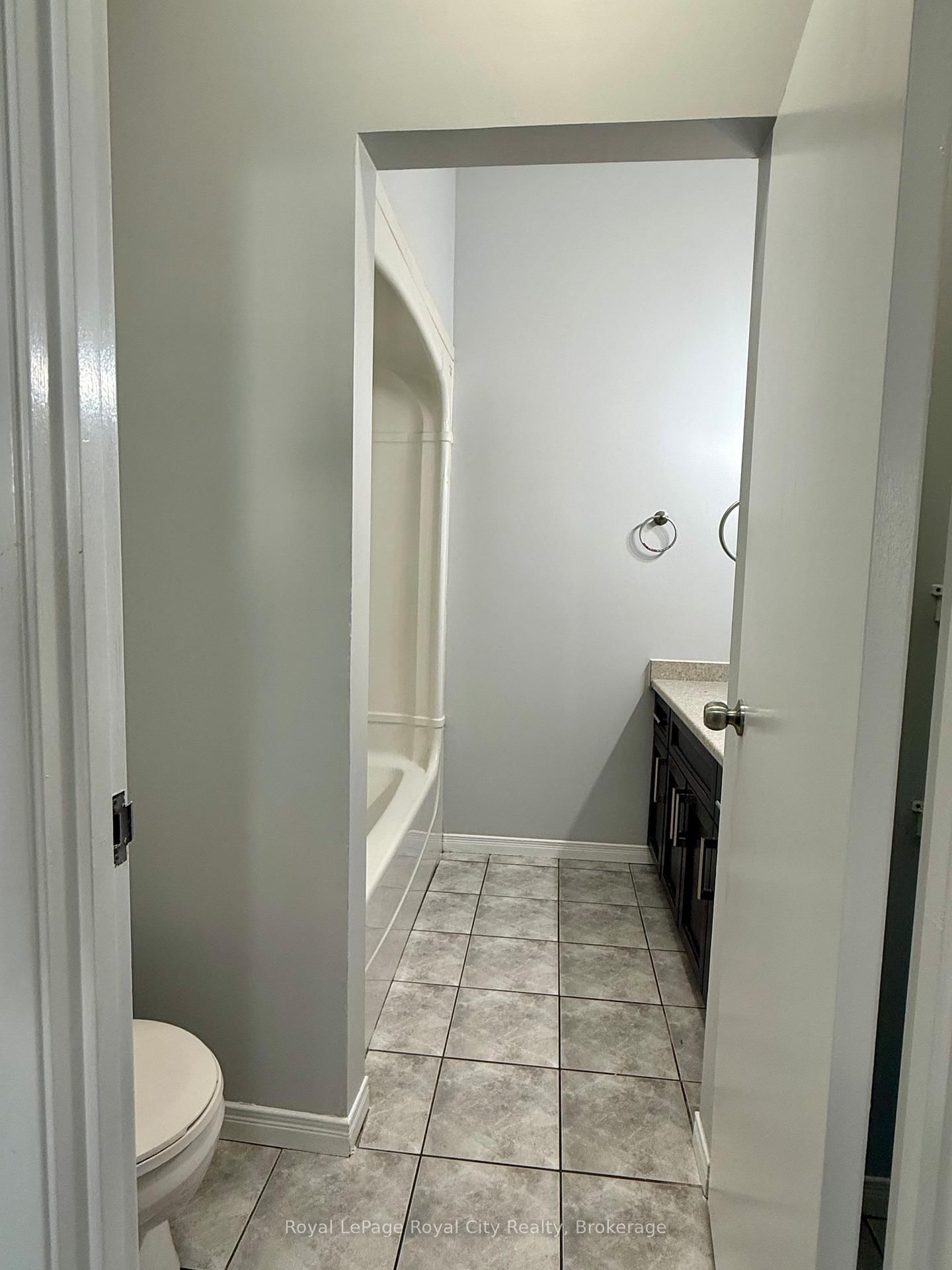 116 Wyndham Street N, Unit 1 - Photo 10