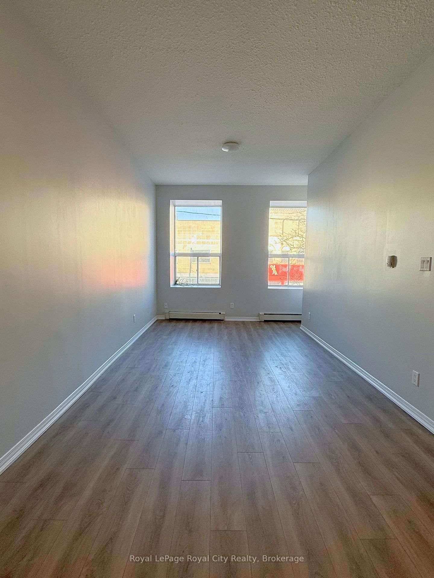 116 Wyndham Street N, Unit 1 - Photo 5