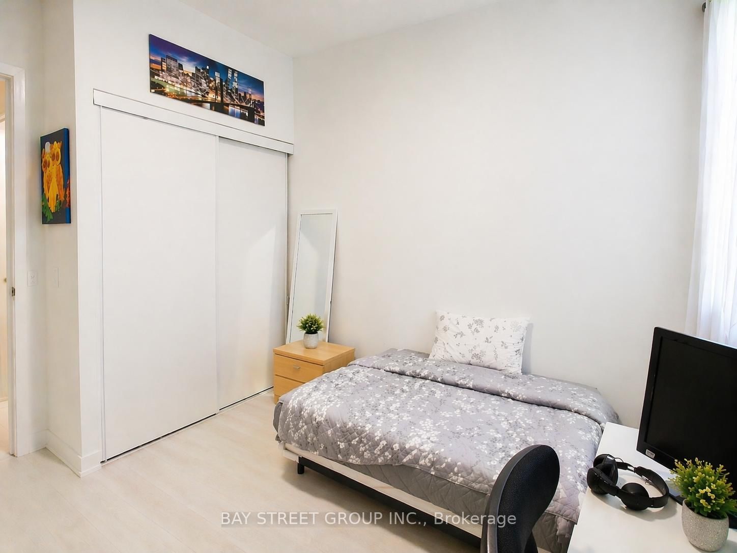 415 Main Street W, Unit 708 - Photo 7