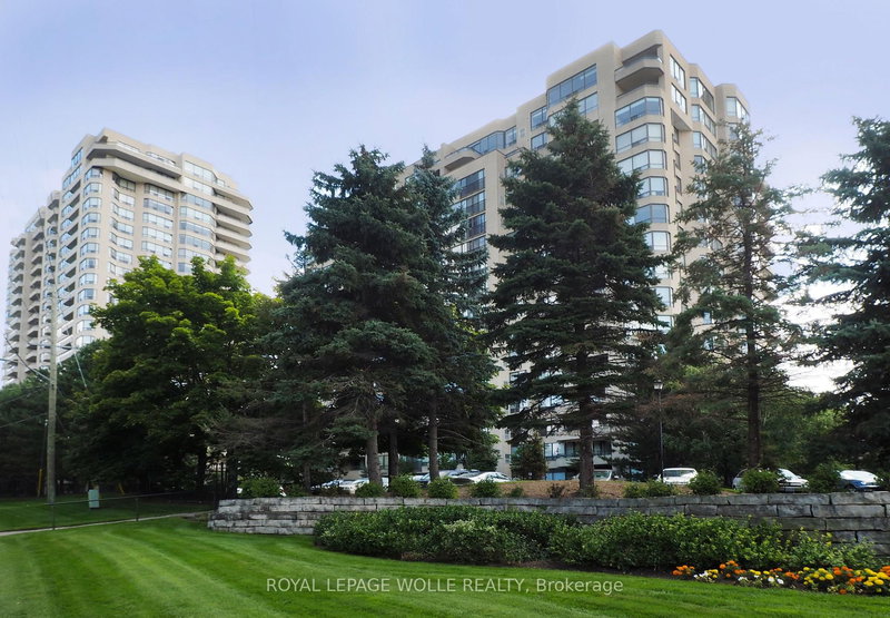 4 Willow St #1103, Waterloo, Ontario