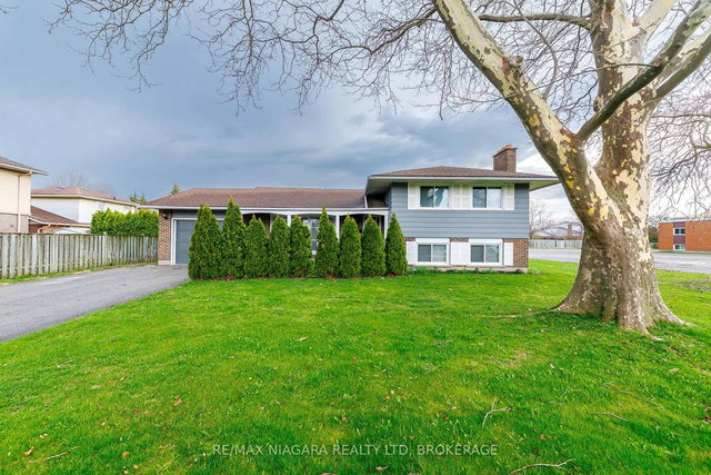 1 Royal Henley Boulevard