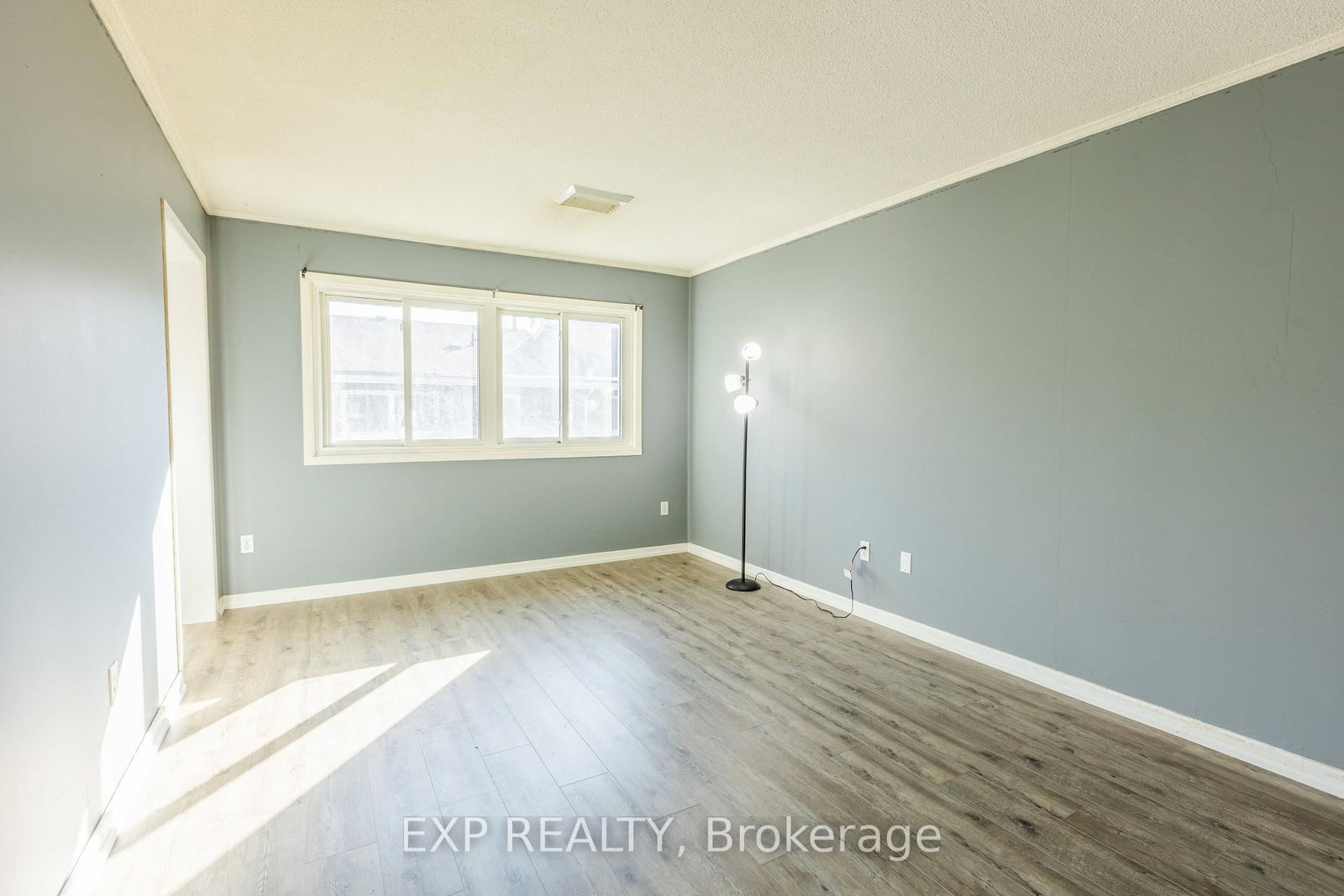 121 University Avenue E, Unit 102 - Photo 16