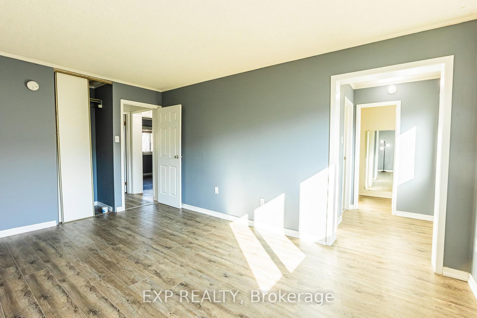 121 University Avenue E, Unit 102 - Photo 18