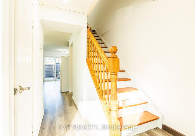 102 - 121 University Avenue E