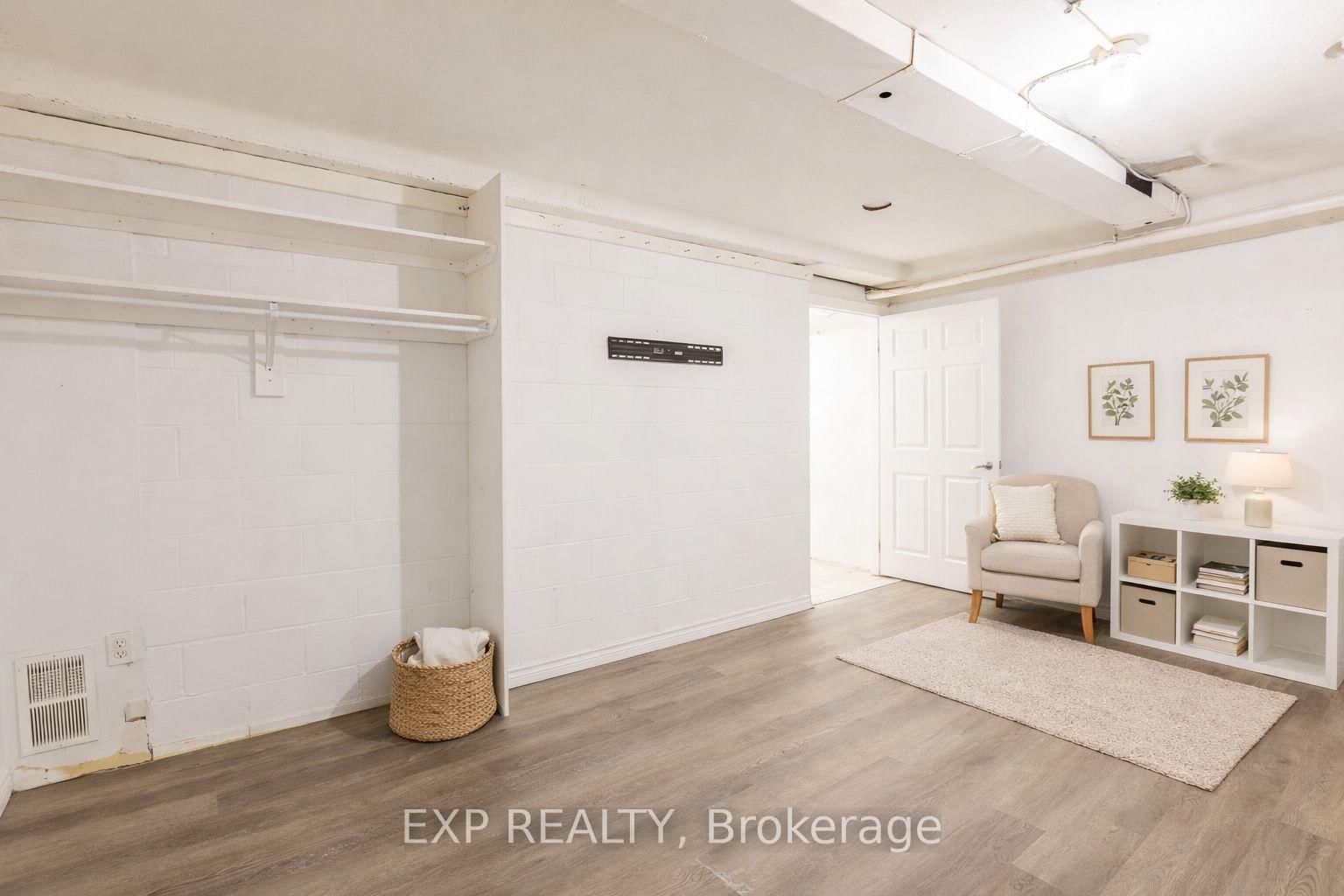 121 University Avenue E, Unit 102 - Photo 23