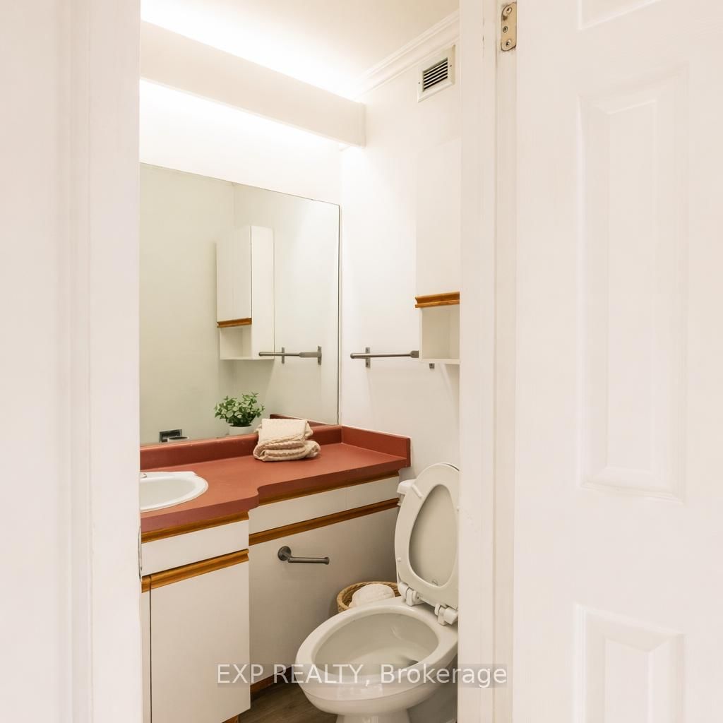 121 University Avenue E, Unit 102 - Photo 35