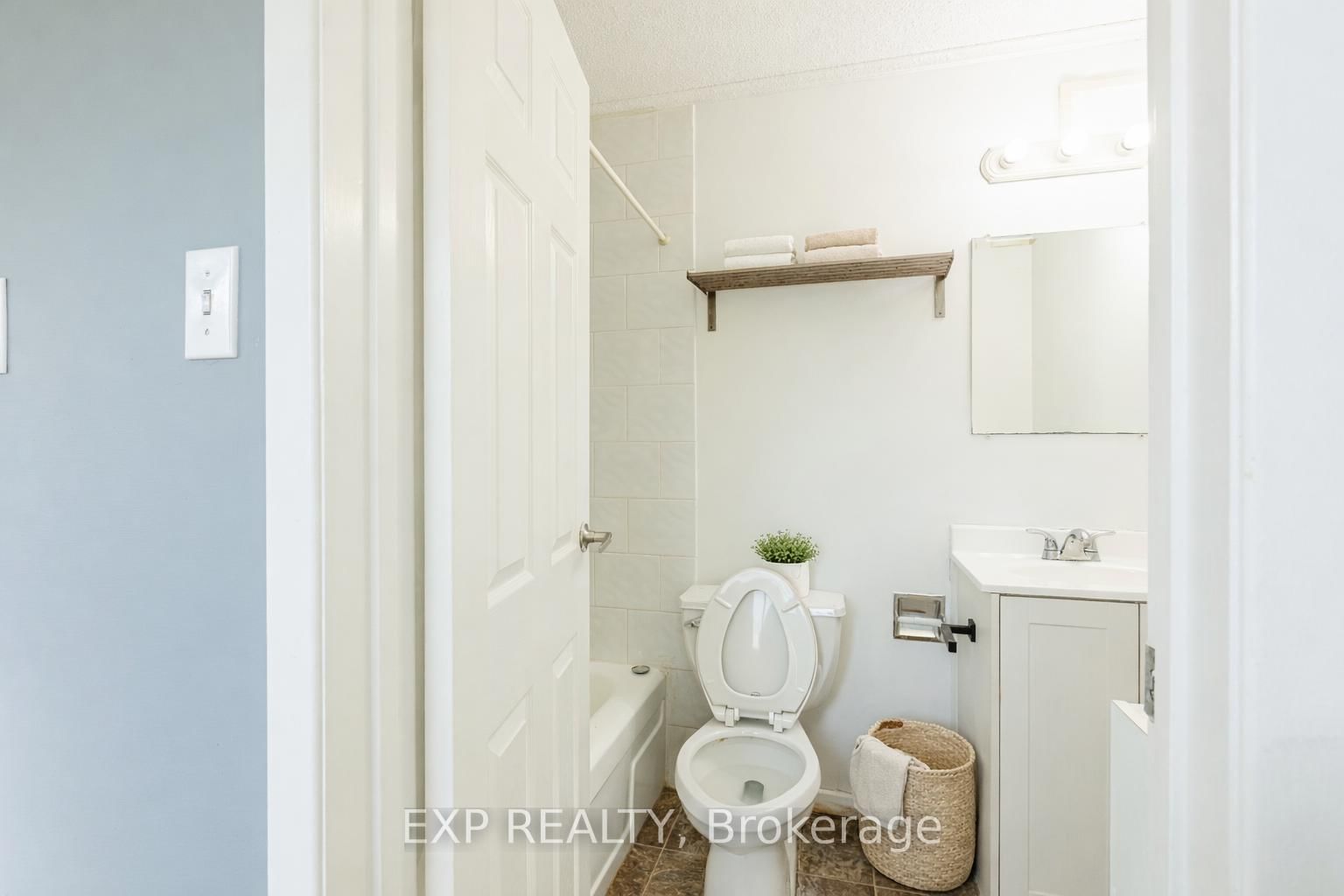 121 University Avenue E, Unit 102 - Photo 38