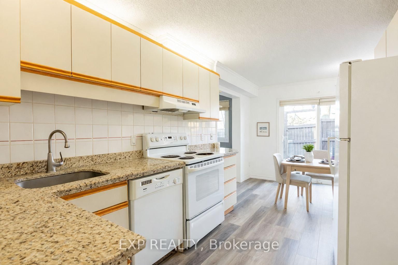 121 University Avenue E, Unit 102 - Photo 8