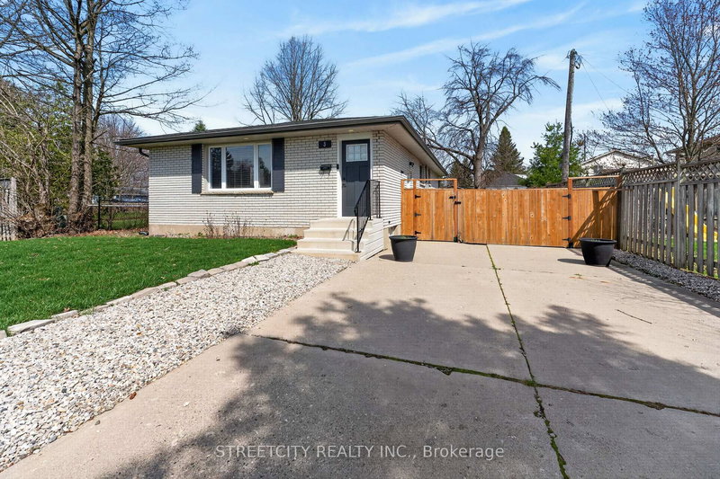 3 Brinkman Crt, St. Thomas, N5P 2G6 | Image 2