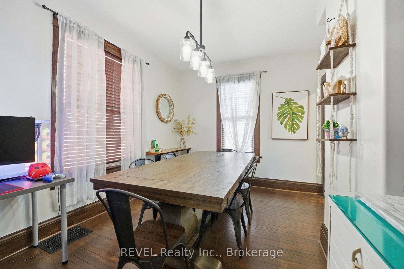 Detached House for sale at 348 Hellems Avenue, Welland, Ontario, L3B 3C1 - Welland Downtown - MLS: X12999588