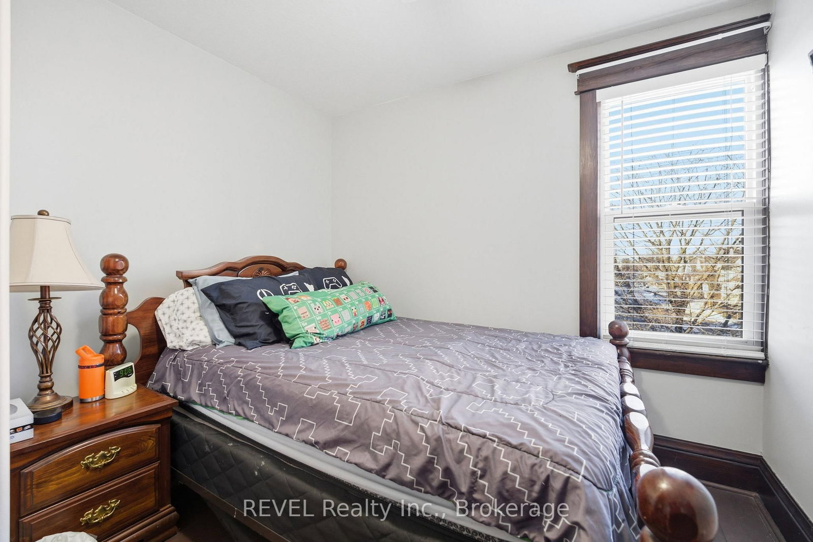 Detached House for sale at 348 Hellems Avenue, Welland, Ontario, L3B 3C1 - Welland Downtown - MLS: X12999588