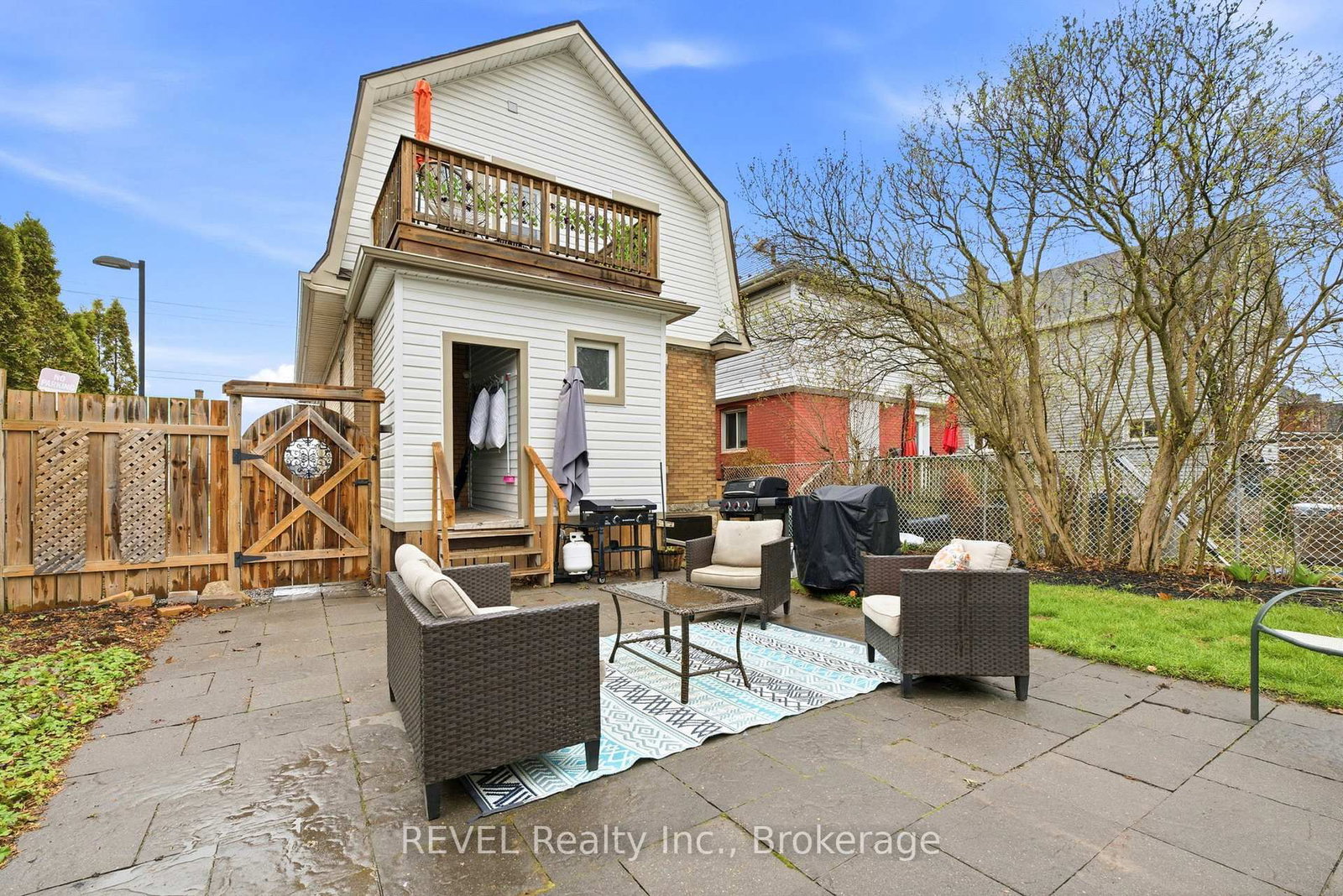 Detached House for sale at 348 Hellems Avenue, Welland, Ontario, L3B 3C1 - Welland Downtown - MLS: X12999588