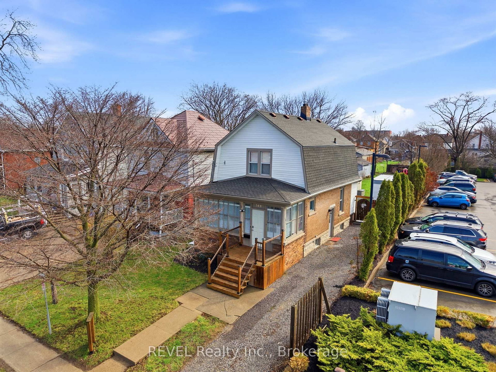 Detached House for sale at 348 Hellems Avenue, Welland, Ontario, L3B 3C1 - Welland Downtown - MLS: X12999588