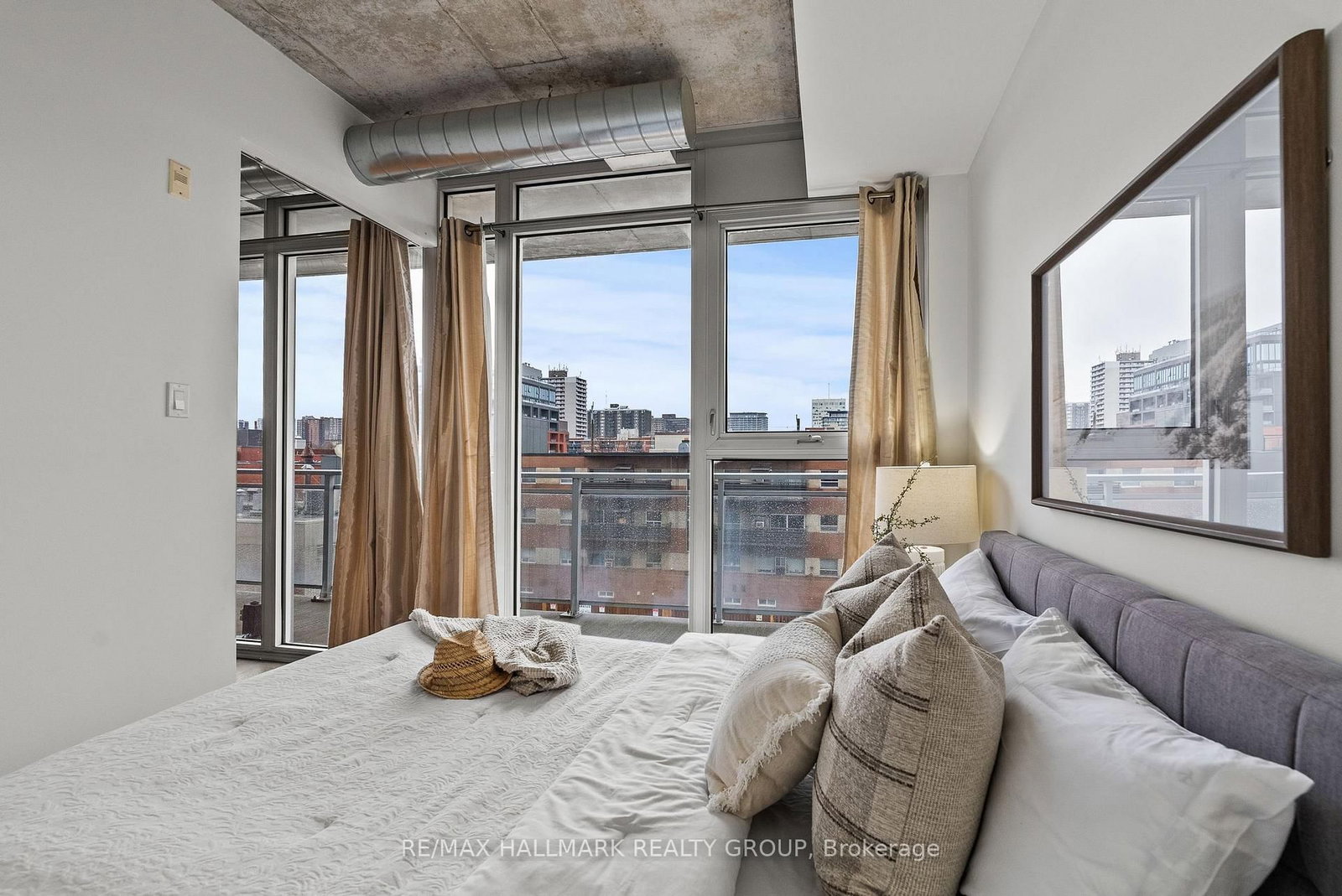 354 Gladstone Avenue, Unit 332 - Photo 11