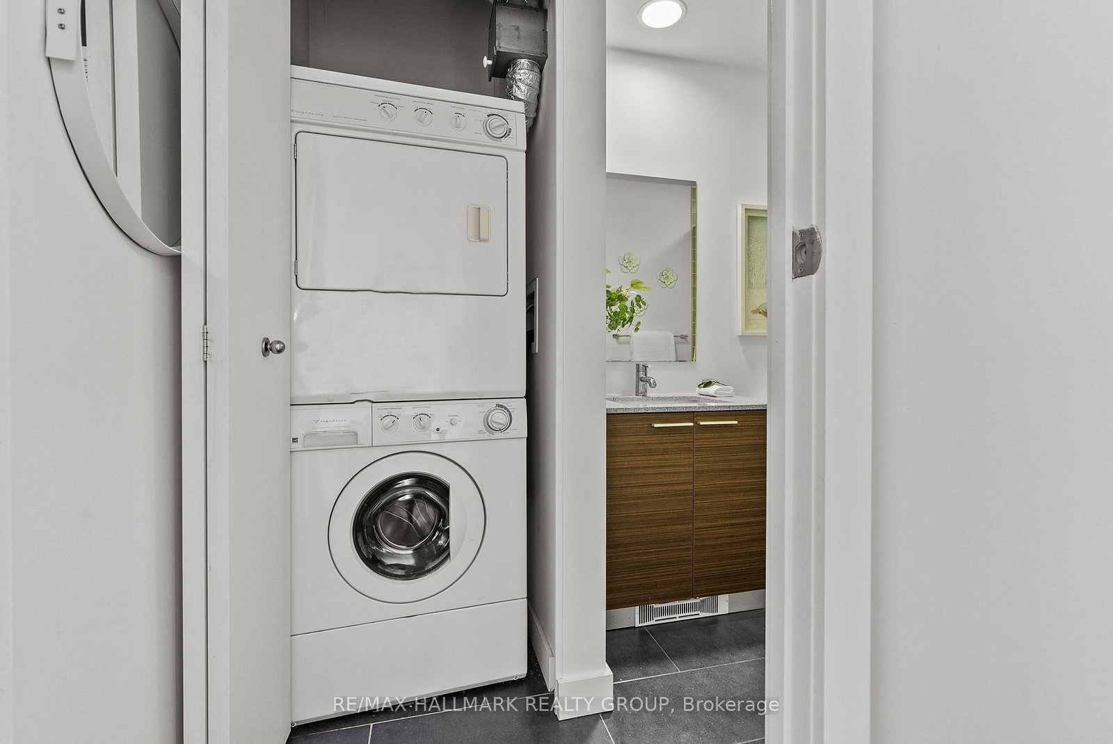 354 Gladstone Avenue, Unit 332 - Photo 14