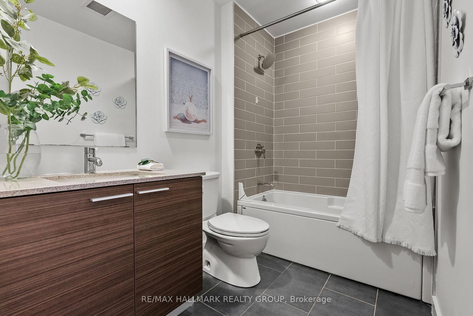354 Gladstone Avenue, Unit 332 - Photo 15
