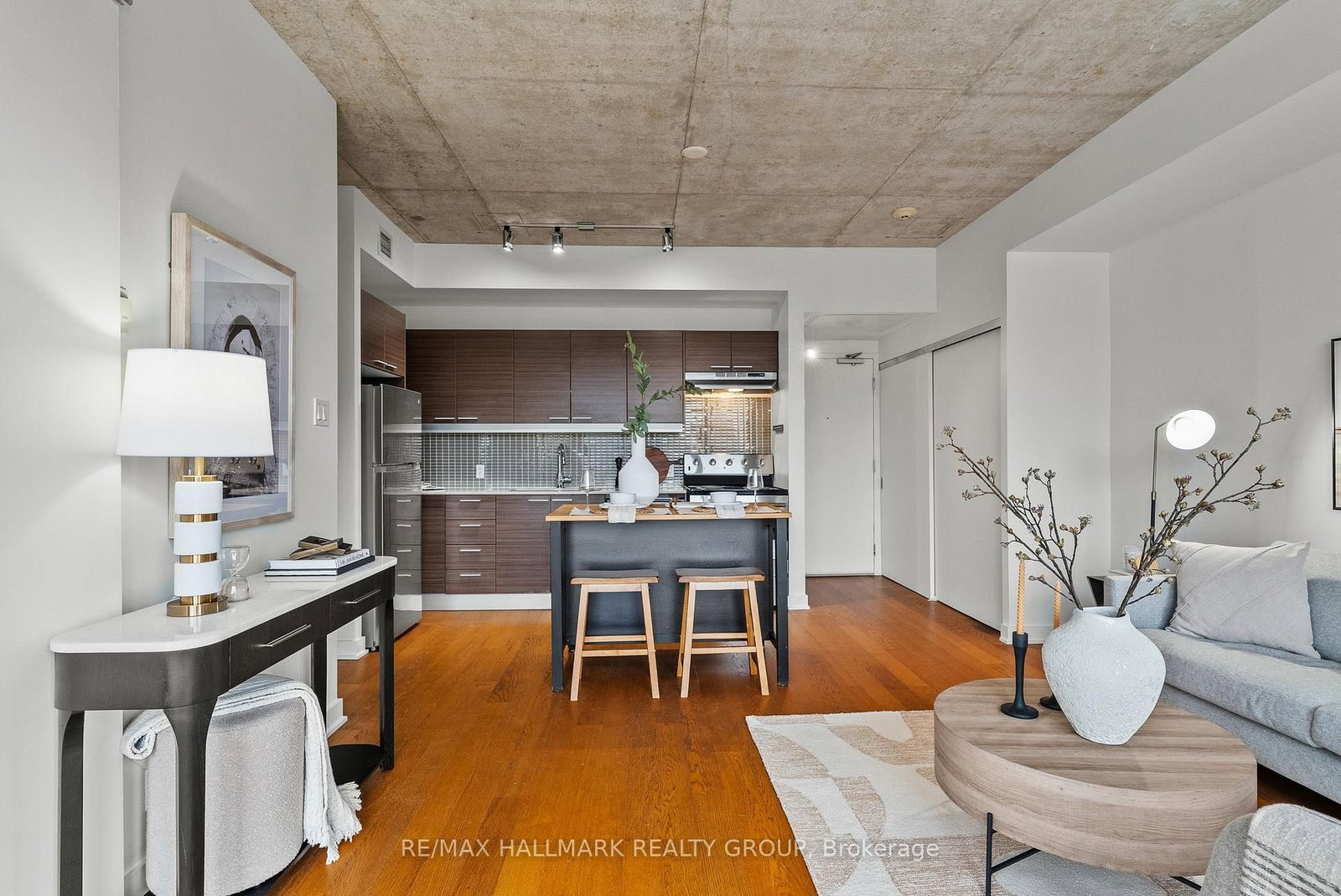 354 Gladstone Avenue, Unit 332 - Photo 2