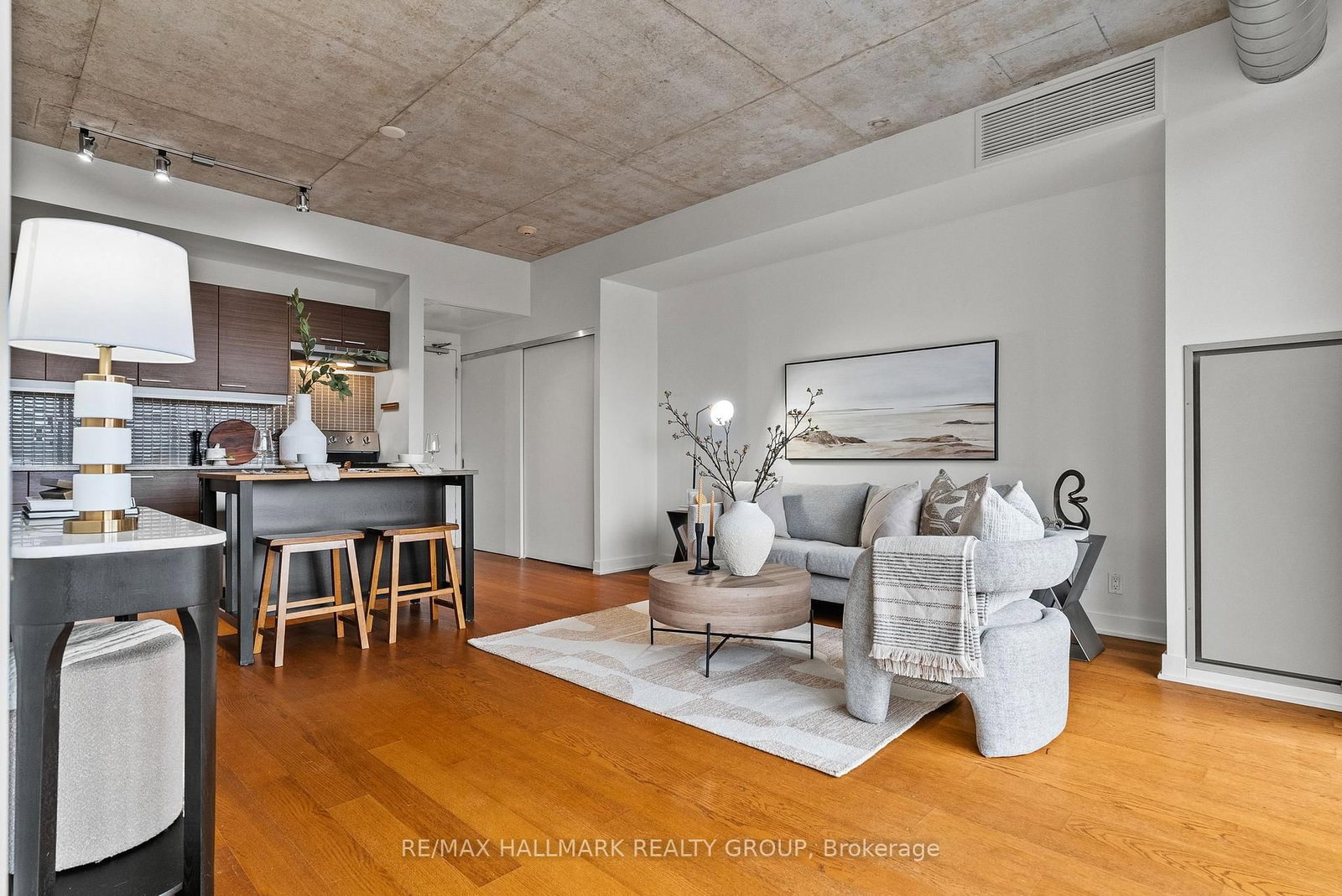 354 Gladstone Avenue, Unit 332 - Photo 3