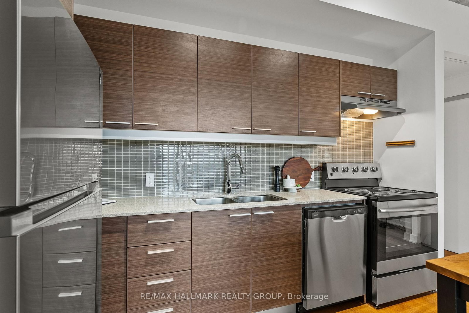 354 Gladstone Avenue, Unit 332 - Photo 5