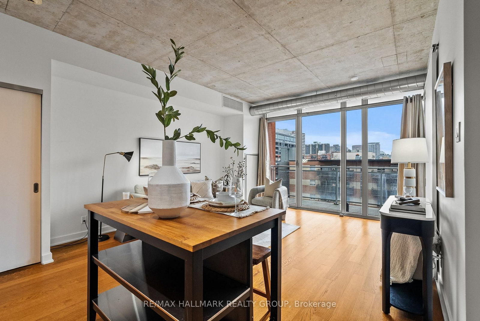 354 Gladstone Avenue, Unit 332 - Photo 7