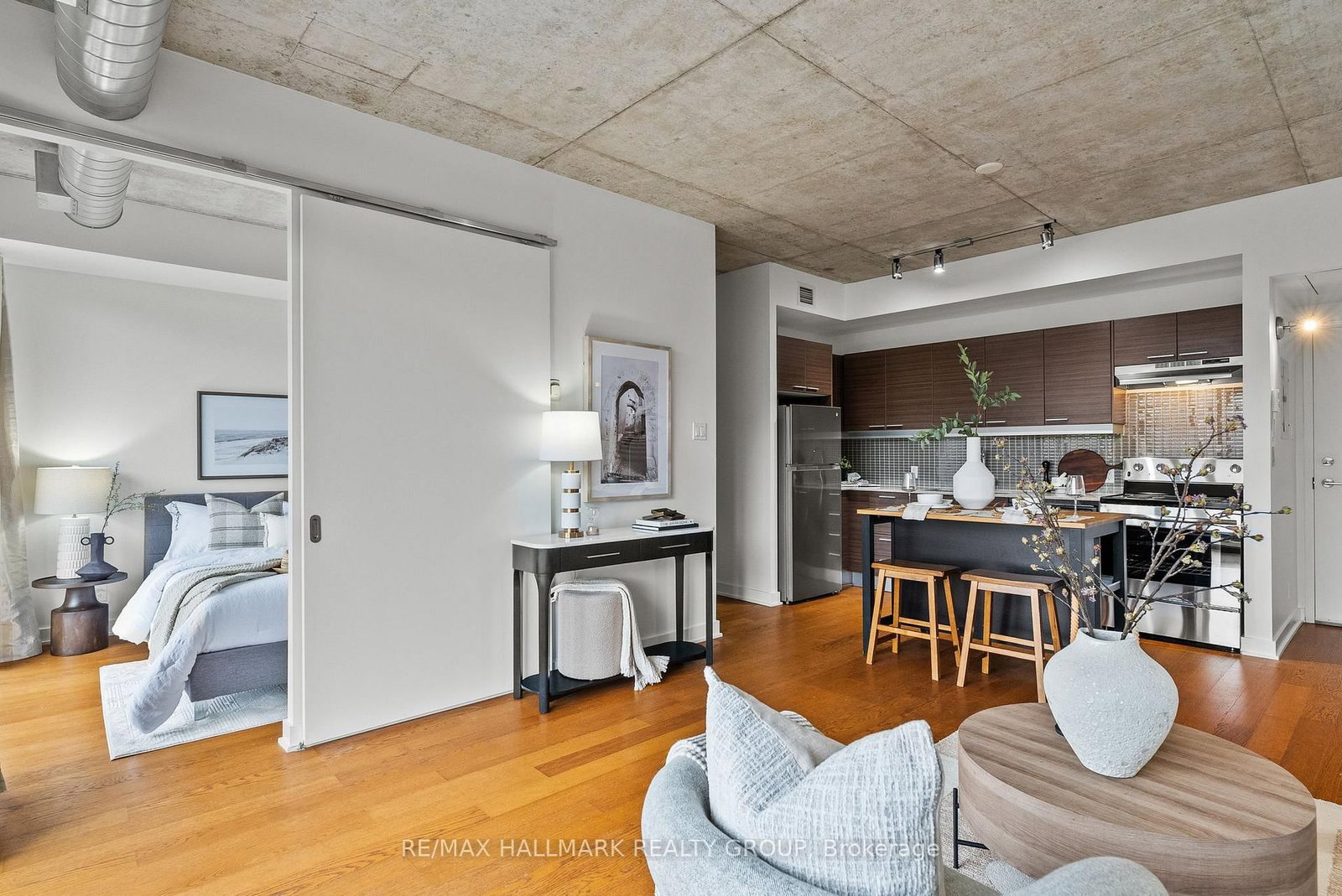 354 Gladstone Avenue, Unit 332 - Photo 9