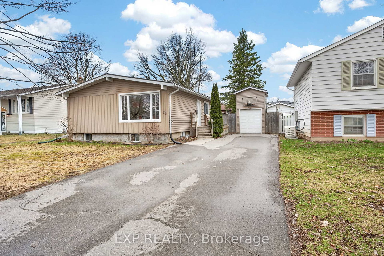 Detached House for sale at 25 Mcquade Drive, Quinte West, Ontario, K8V 2G2 - Trenton Ward - MLS: X12999866