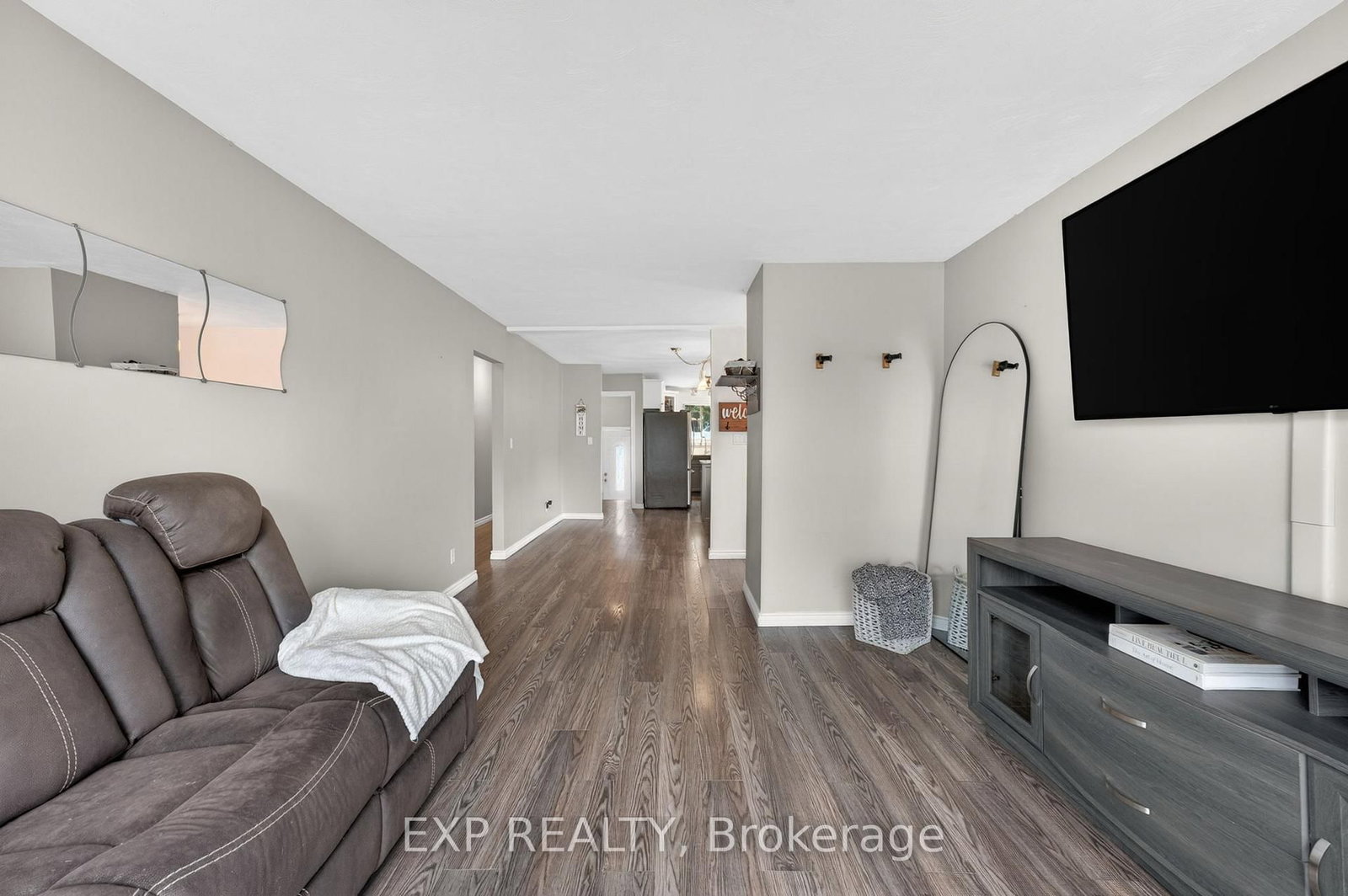 Detached House for sale at 25 Mcquade Drive, Quinte West, Ontario, K8V 2G2 - Trenton Ward - MLS: X12999866