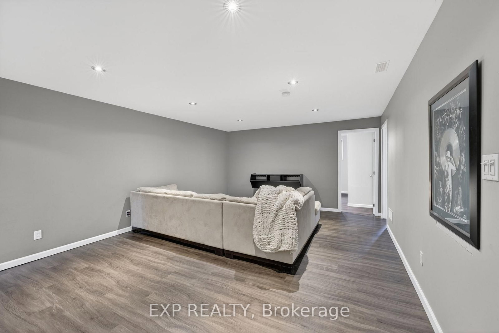 Detached House for sale at 25 Mcquade Drive, Quinte West, Ontario, K8V 2G2 - Trenton Ward - MLS: X12999866