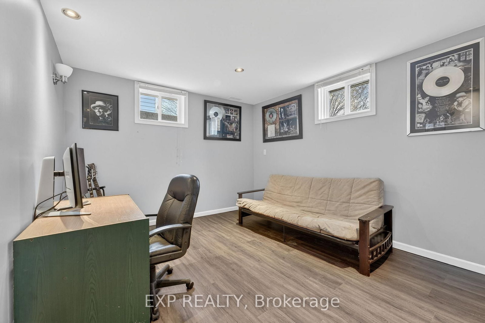 Detached House for sale at 25 Mcquade Drive, Quinte West, Ontario, K8V 2G2 - Trenton Ward - MLS: X12999866