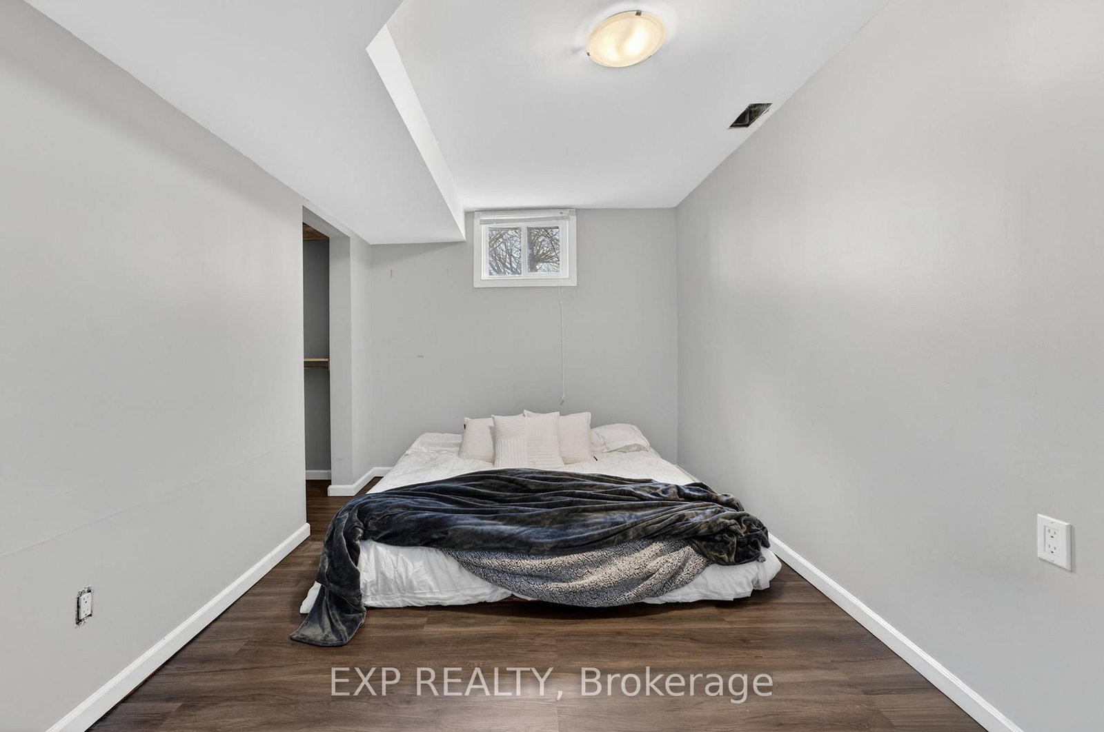 Detached House for sale at 25 Mcquade Drive, Quinte West, Ontario, K8V 2G2 - Trenton Ward - MLS: X12999866