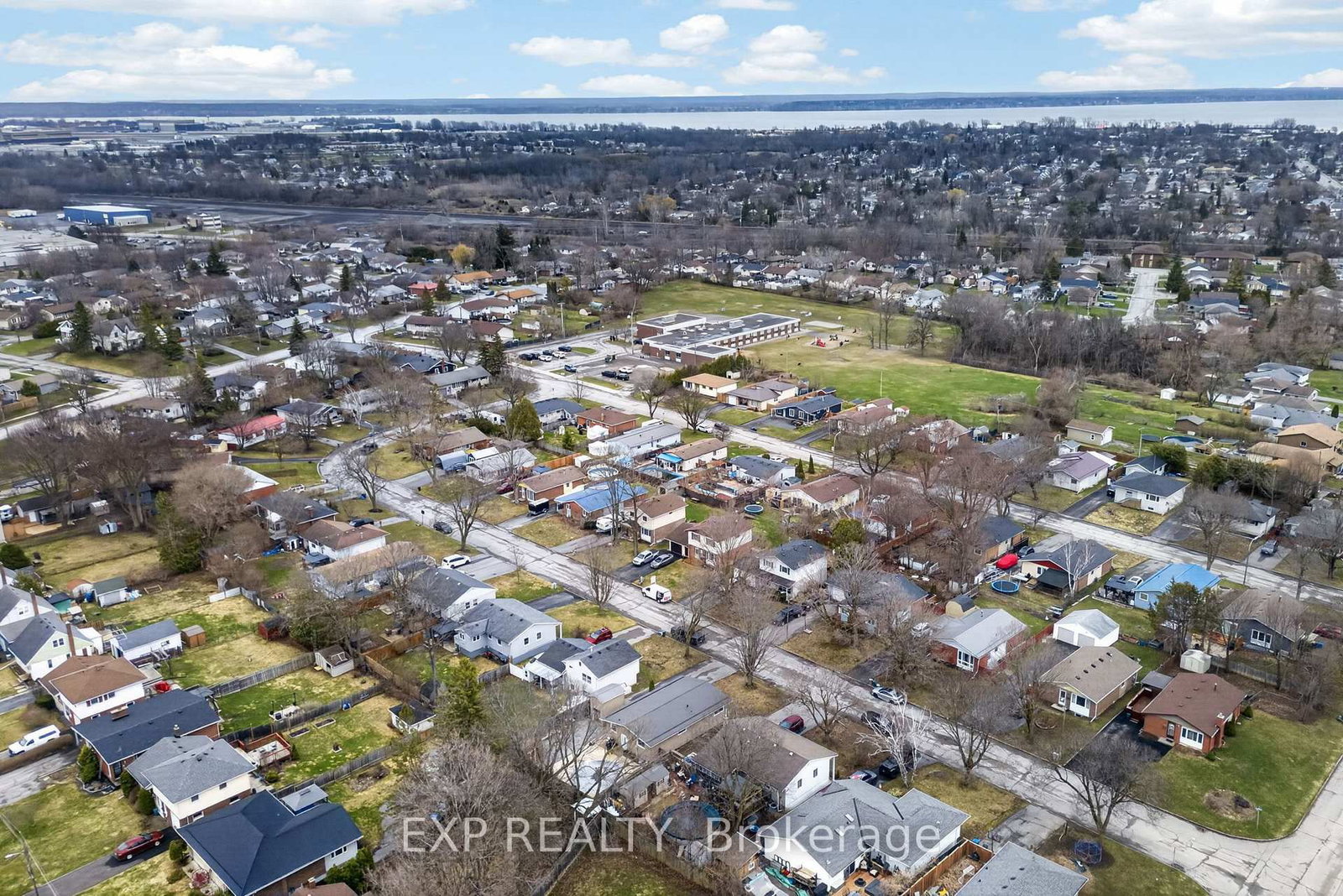 Detached House for sale at 25 Mcquade Drive, Quinte West, Ontario, K8V 2G2 - Trenton Ward - MLS: X12999866