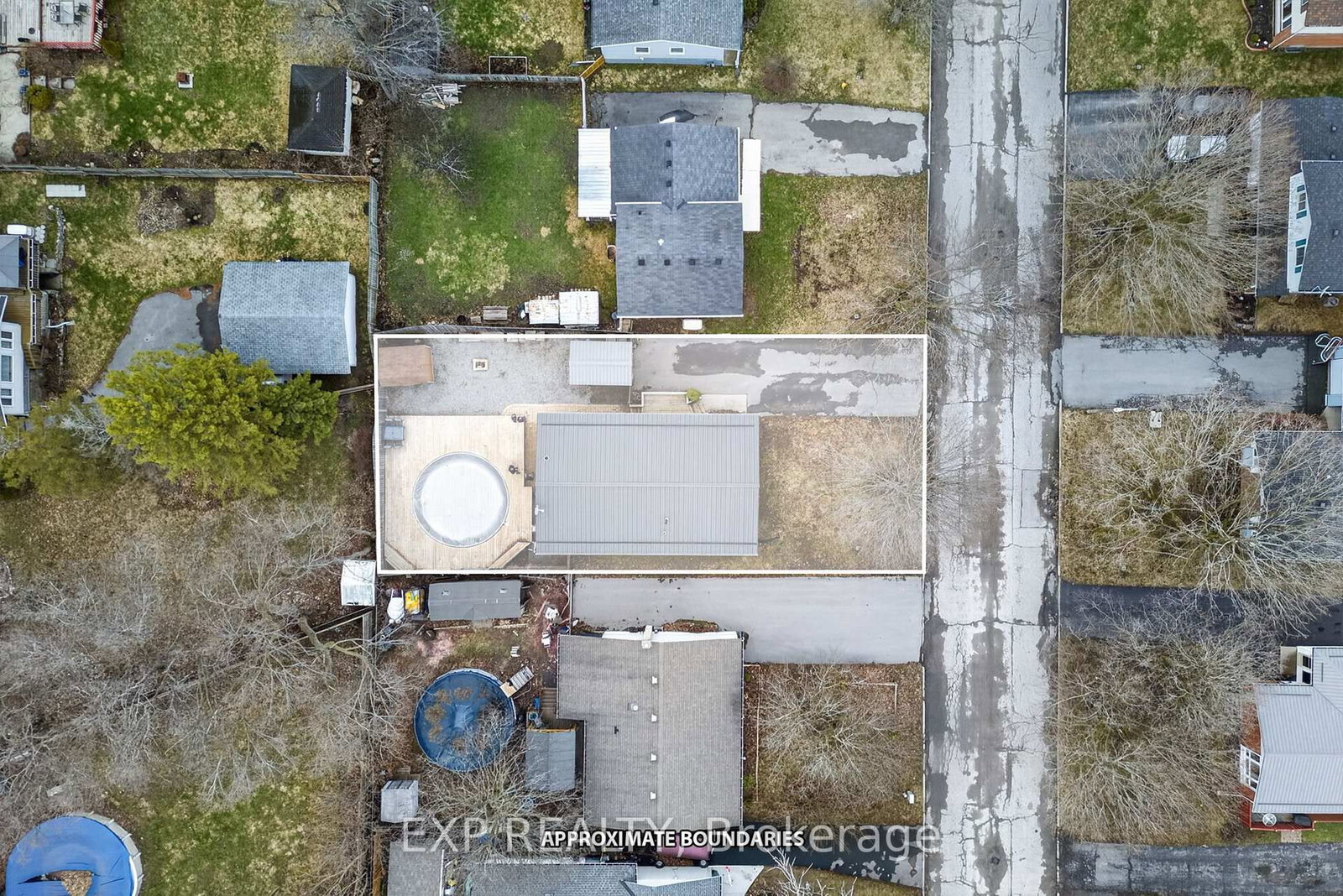 Detached House for sale at 25 Mcquade Drive, Quinte West, Ontario, K8V 2G2 - Trenton Ward - MLS: X12999866