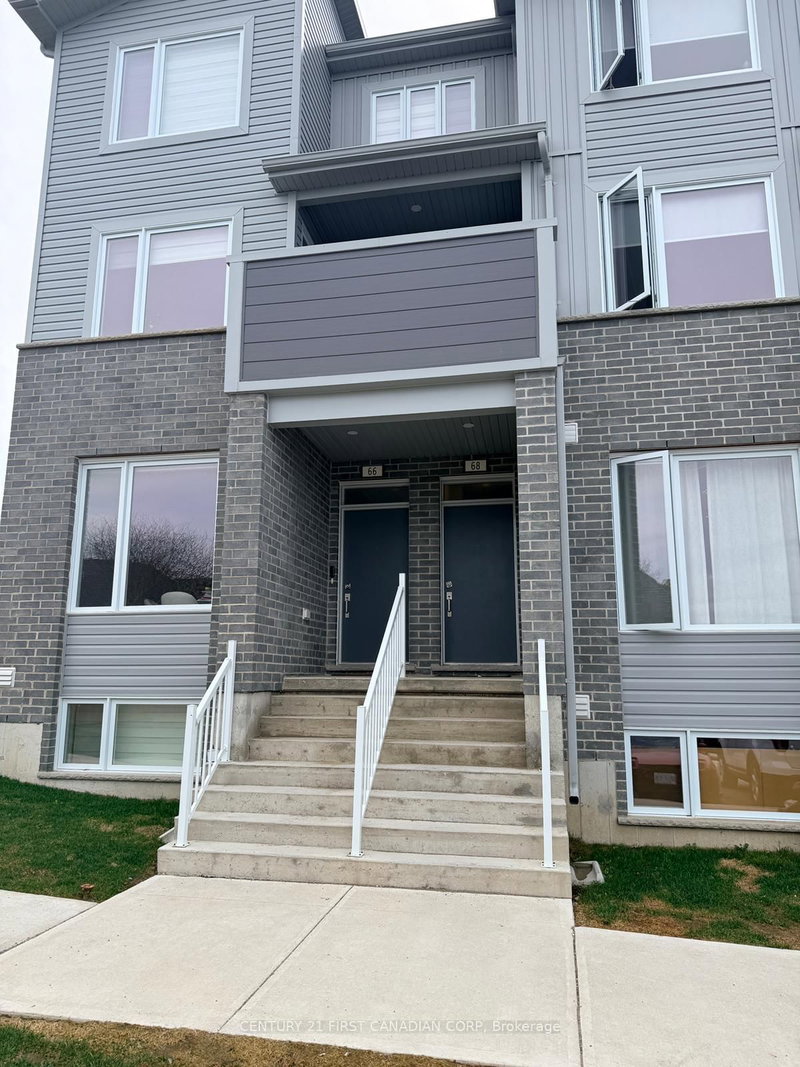 home for lease on 68-925 Deveron Crescent N