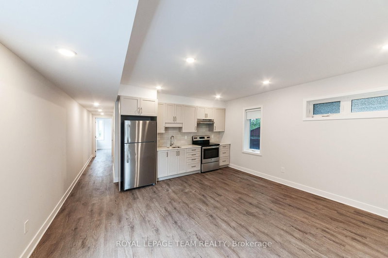 149 WILLOW St photo 2