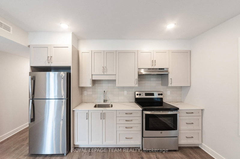 149 WILLOW St photo 5