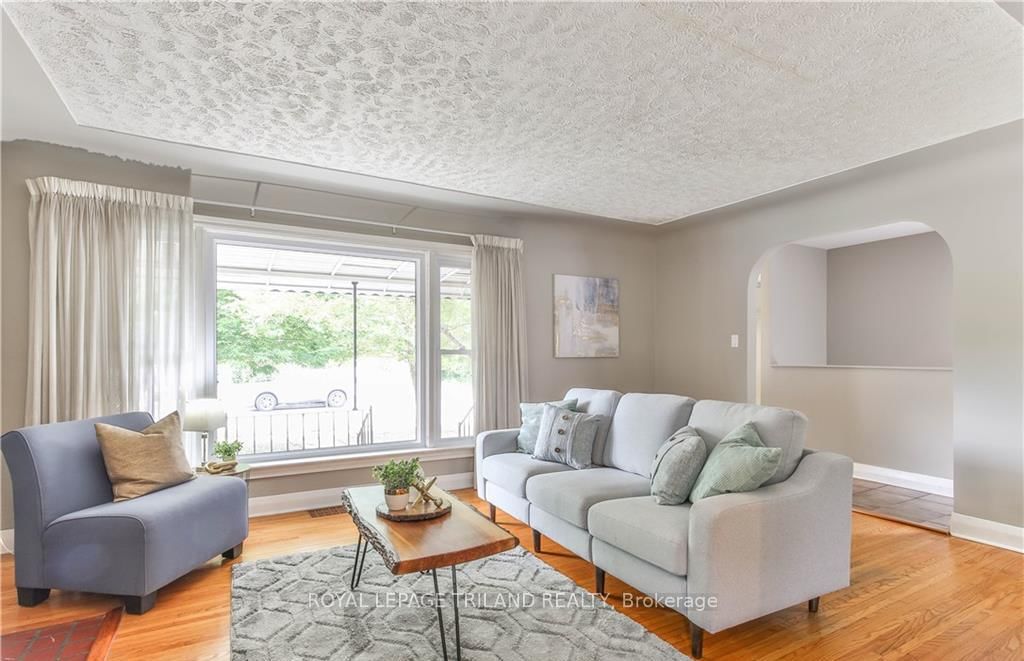 28 BEATTIE Avenue - Photo 4