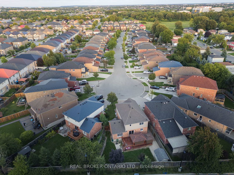 83 Benedict Pl, Hamilton, L9A 0A4 | Image 3